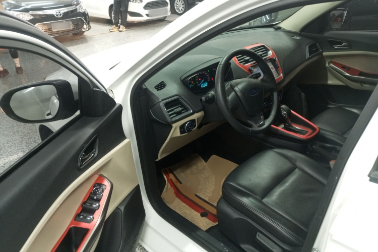 福特 福睿斯 2015款 1.5L 自动舒适型中控内饰7003