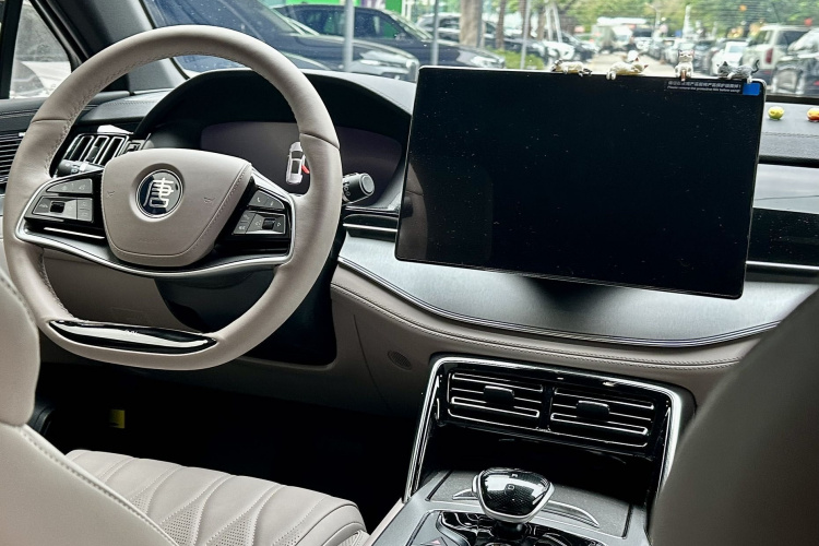 比亚迪 唐新能源 2024款 DM-i 荣耀版 112KM 旗舰型中控内饰7003