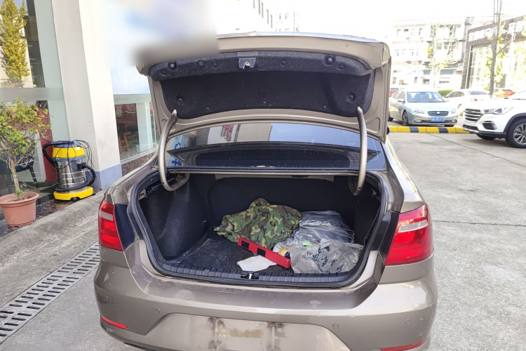 大众 宝来 2015款 质惠版 1.6L 手动时尚型机舱底盘23