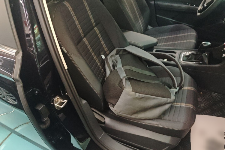 大众 朗逸 2019款 280TSI DSG舒适版 国VI局部细节41