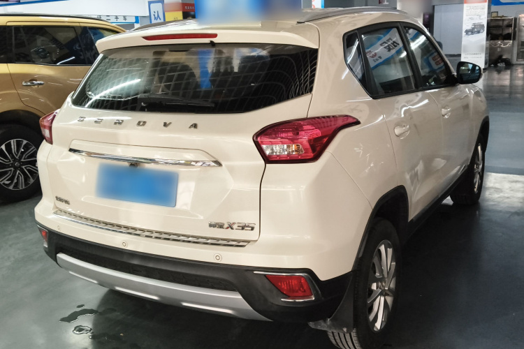 北京汽车 绅宝X35 2016款 1.5L 手动精英版车身外观7