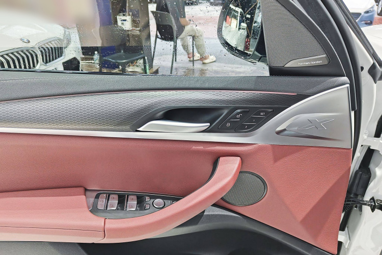 宝马X3 2022款 改款二 xDrive30i 尊享型 M曜夜套装中控内饰7009