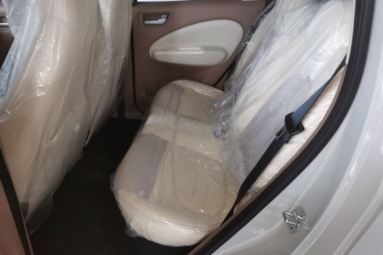 五菱汽车 宏光MINIEV 2025款 四门版 进阶款中控内饰21