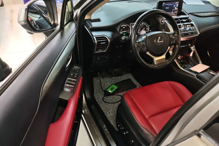 雷克萨斯NX 2020款 300h 前驱 锋尚版 国VI中控内饰20