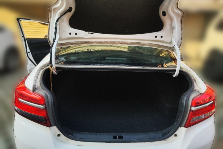 丰田 威驰 2017款 1.5L CVT创行版中控内饰23