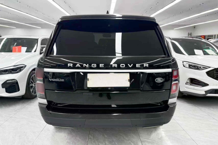 路虎 揽胜 2022款 3.0 L6 360PS 传世版车身外观6005