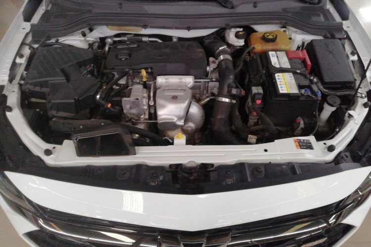 雪佛兰 科鲁泽 2020款 轻混 RS 330T 自动畅快版机舱底盘24