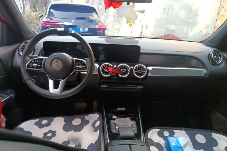 奔驰GLB 2020款 改款 GLB 200 动感型中控内饰12