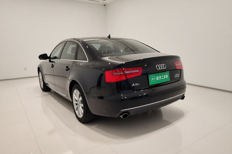 奥迪A6L 2012款 30 FSI 舒适型车身外观5