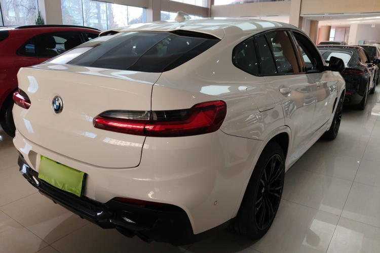 宝马X4 2021款 xDrive 25i M运动套装车身外观7