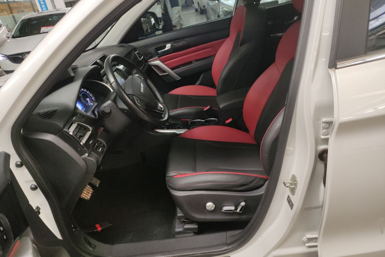 哈弗H2 2017款 蓝标 1.5T 自动两驱豪华型中控内饰19