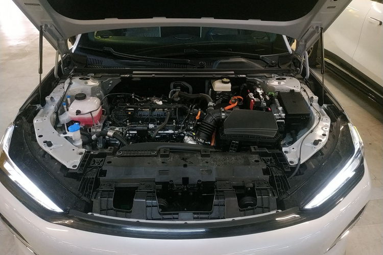 吉利银河 银河星耀8 2025款 130km EM-i 旗舰版机舱底盘24