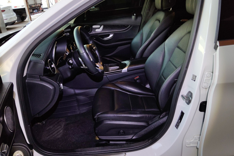 奔驰C级 2020款 改款 C 260 L 运动版局部细节19