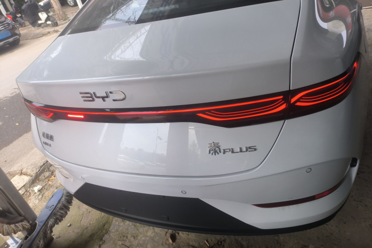 比亚迪 秦PLUS 2025款 DM-i 智驾版 55KM领先型车身外观6