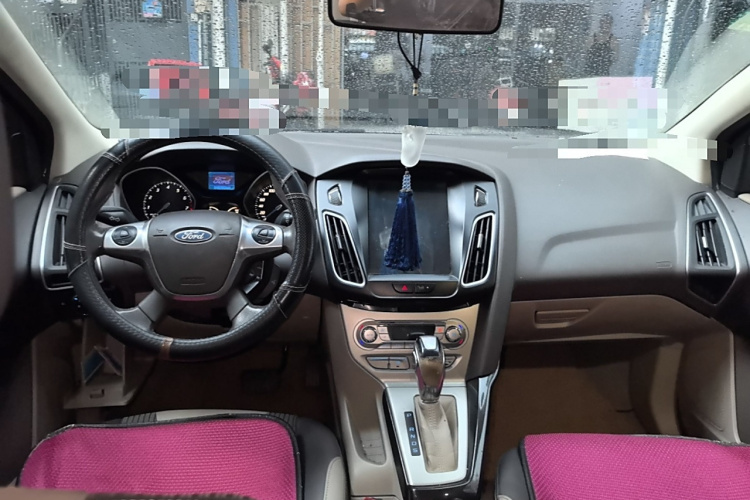 福特 福克斯 2012款 三厢 1.6L 自动风尚型中控内饰7002