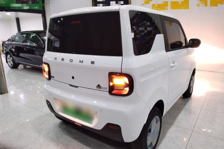 吉利银河 2024款 熊猫mini 200km 耐力熊车身外观7