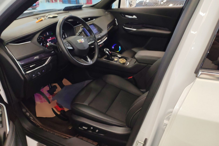 凯迪拉克XT4 2021款 28T 两驱技术型中控内饰19