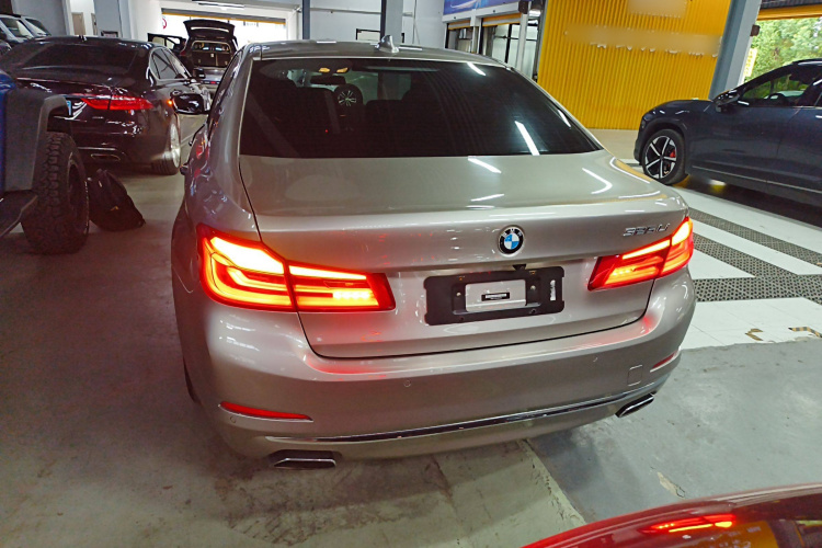 宝马5系 2018款 525Li 豪华套装车身外观6