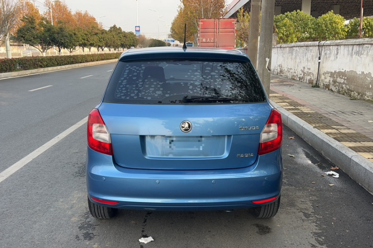 斯柯达 晶锐 2014款 1.4L 手动晶致版车身外观6004