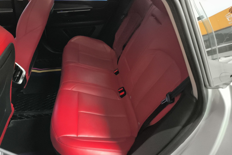 小鹏P7 2023款 P7i 610 Max 性能版中控内饰21