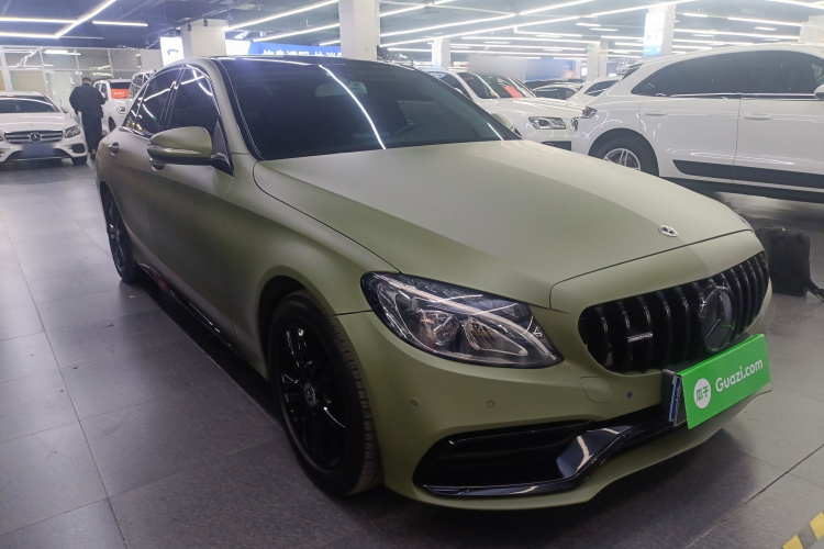 奔驰C级 2017款 改款 C 200 L 运动版车身外观3