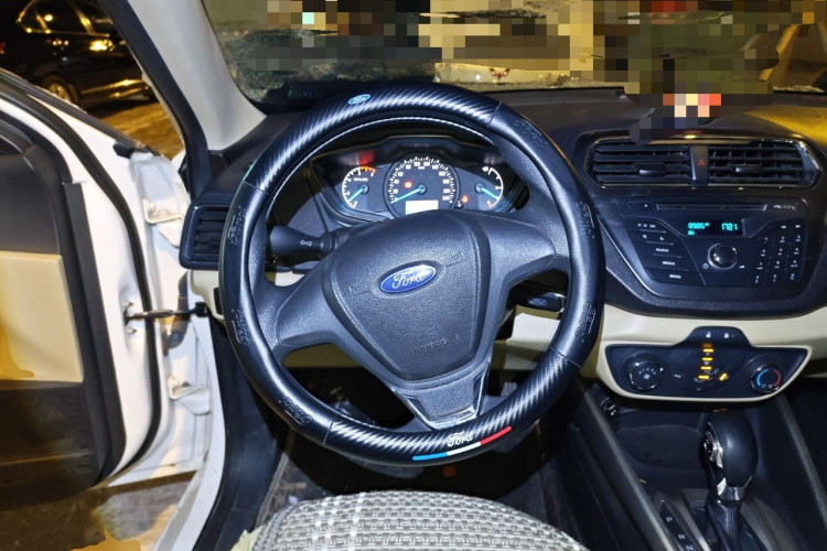 福特 福睿斯 2017款 改款 1.5L 自动舒适型中控内饰13