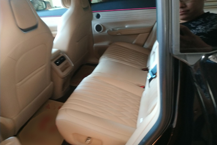 星途 星纪元 ET 2025款 增程 265 Max两驱城区辅助驾驶中控内饰21