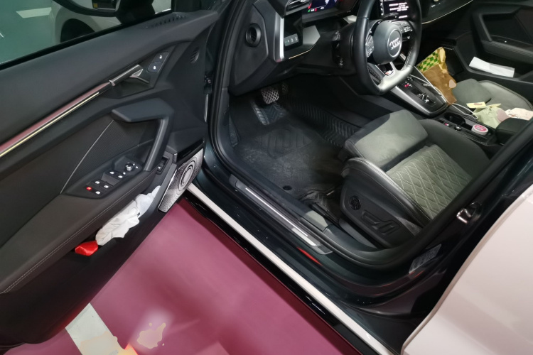 奥迪A3 2024款 A3L Limousine 35 TFSI RS套件燃速型中控内饰20