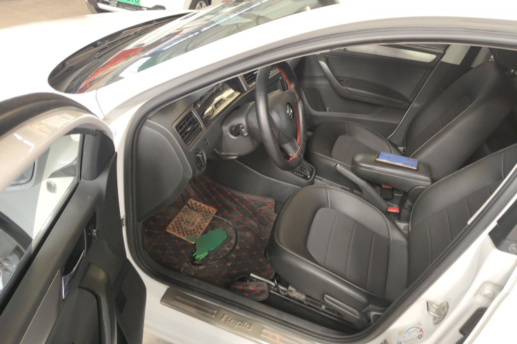 斯柯达 昕动 2016款 改款 1.6L 自动创行版中控内饰7003