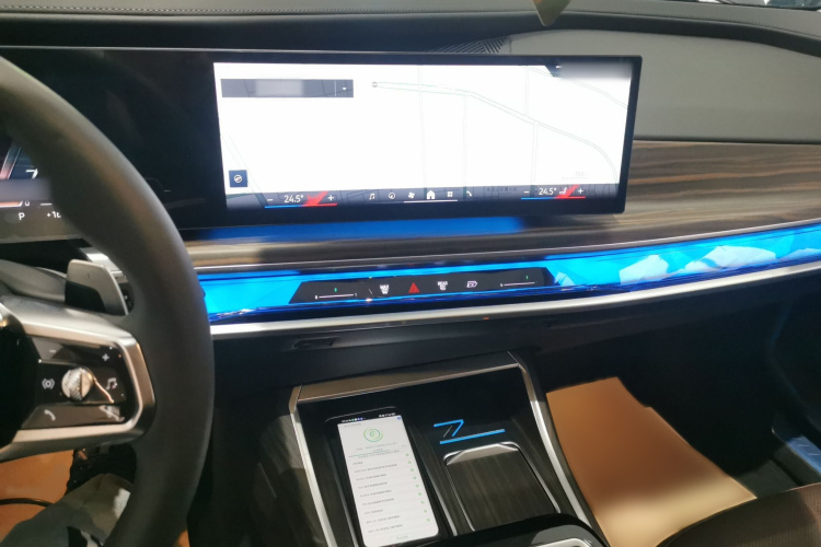 宝马7系 2023款 735Li M运动套装局部细节16