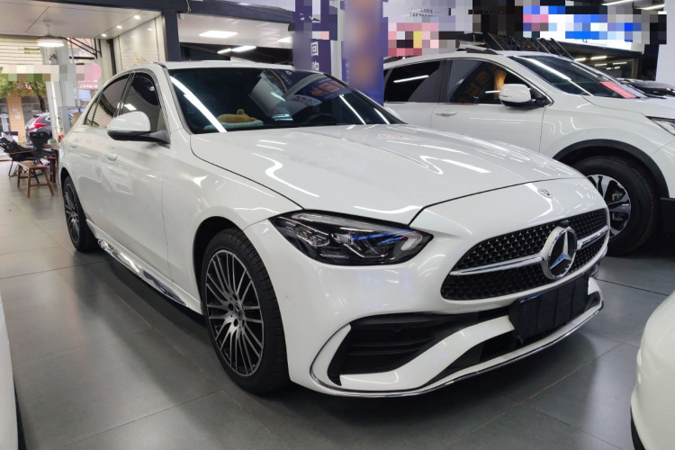 奔驰C级 2023款 C 200 L 运动版车身外观3