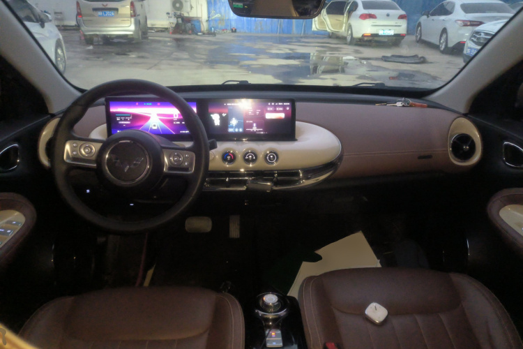 五菱汽车 五菱缤果 2023款 333km 灵犀互联+款中控内饰12