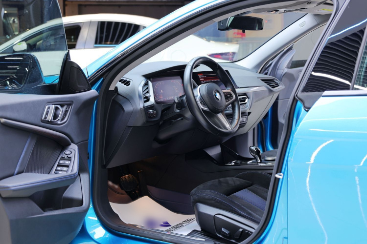 宝马2系(进口) 2021款 225i 四门轿跑车 M运动曜夜套装中控内饰7001