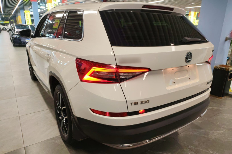 斯柯达 柯迪亚克 2018款 改款 TSI330 7座两驱豪华优享版车身外观4