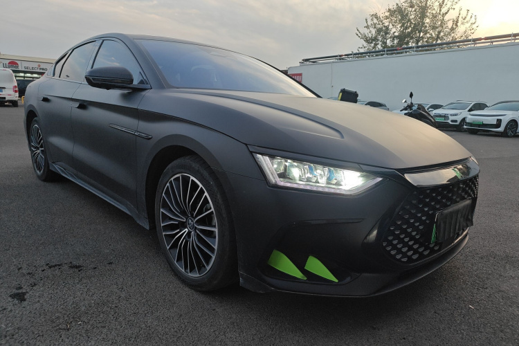 比亚迪 汉 2022款 DM-i 121KM 尊享型车身外观3