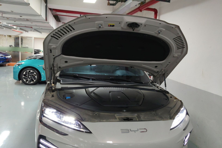 比亚迪 宋PLUS新能源 2023款 冠军版 EV 520KM 尊贵型局部细节24