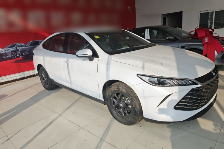 比亚迪 秦PLUS 2025款 DM-i 智驾版 55KM领先型车身外观6002