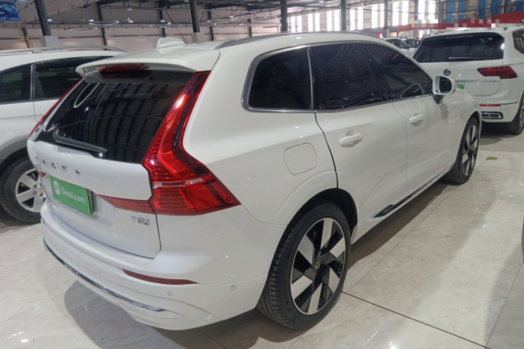 沃尔沃XC60新能源 2024款 T8 插电混动 长续航四驱智雅豪华版车身外观7
