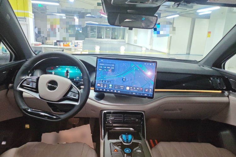 比亚迪 唐新能源 2024款 DM-p 荣耀版 215KM 四驱尊享型中控内饰7002