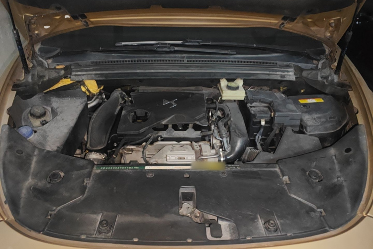 DS 5 2015款 1.8T 60周年限量版THP200局部细节24