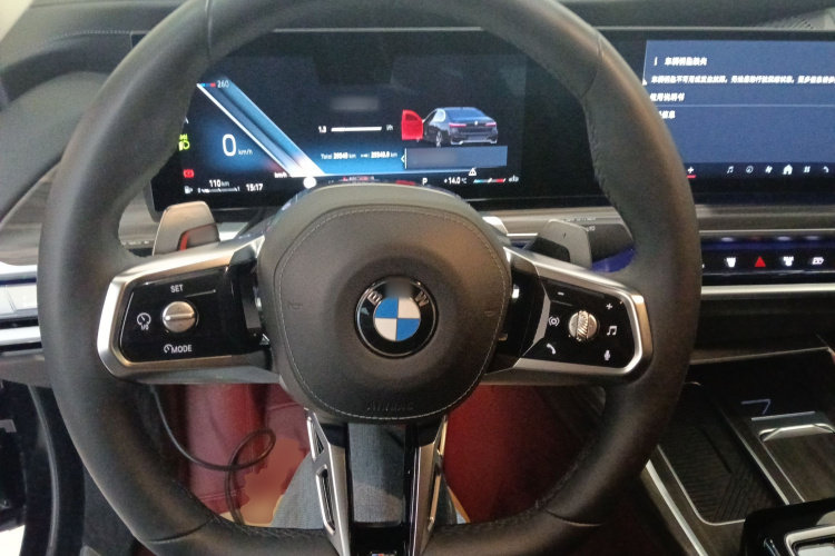 宝马7系 2023款 735Li M运动套装局部细节13