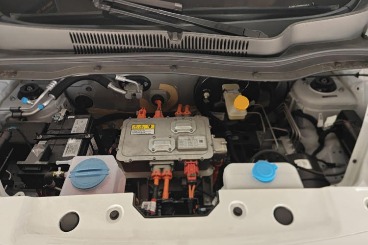 零跑汽车 零跑T03 2025款 310舒享版机舱底盘24