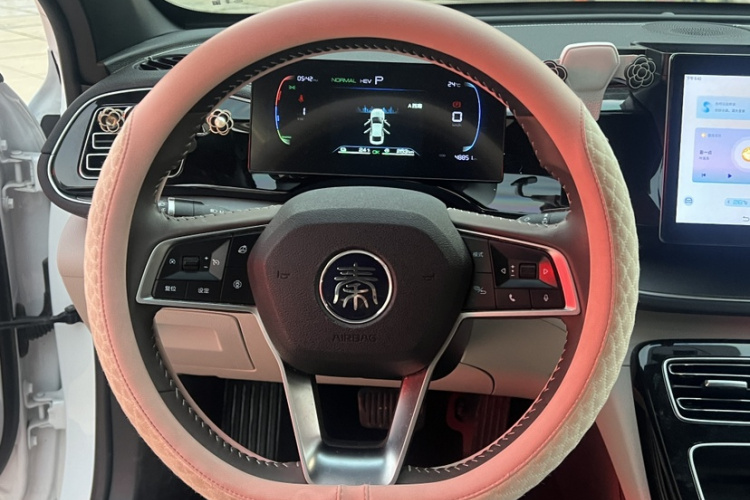 比亚迪 秦PLUS 2023款 冠军版 DM-i 55KM超越型中控内饰7004