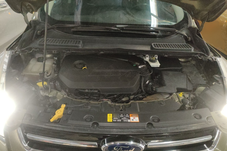 福特 翼虎 2013款 1.6L GTDi 两驱风尚型机舱底盘24