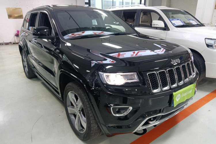 Jeep 大切诺基(进口) 2015款 3.6L 豪华导航版车身外观3