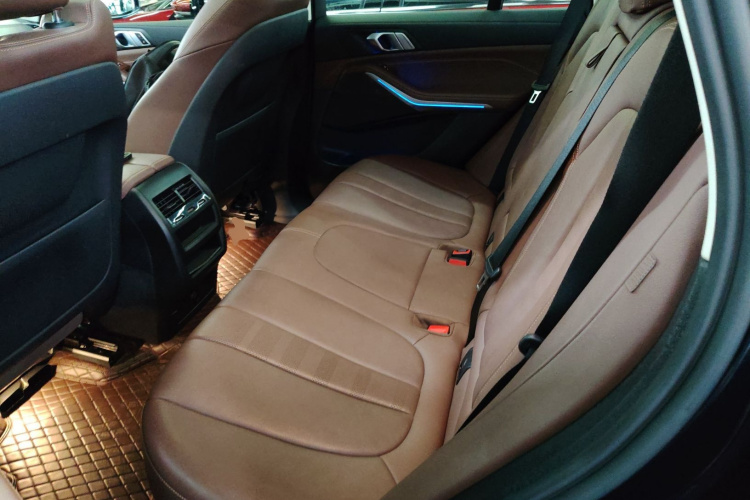 宝马X5(进口) 2022款 xDrive30i M运动套装中控内饰21