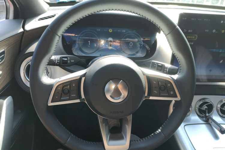 腾势X 2020款 PHEV经典版中控内饰13