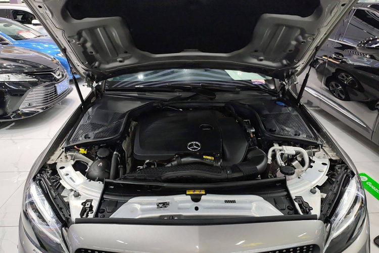 奔驰C级 2019款 改款 C 260 L 运动版机舱底盘24