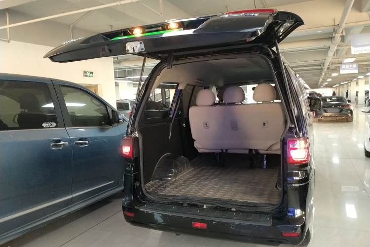 东风风行 菱智 2022款 M5 1.6L 实用型 5座局部细节23