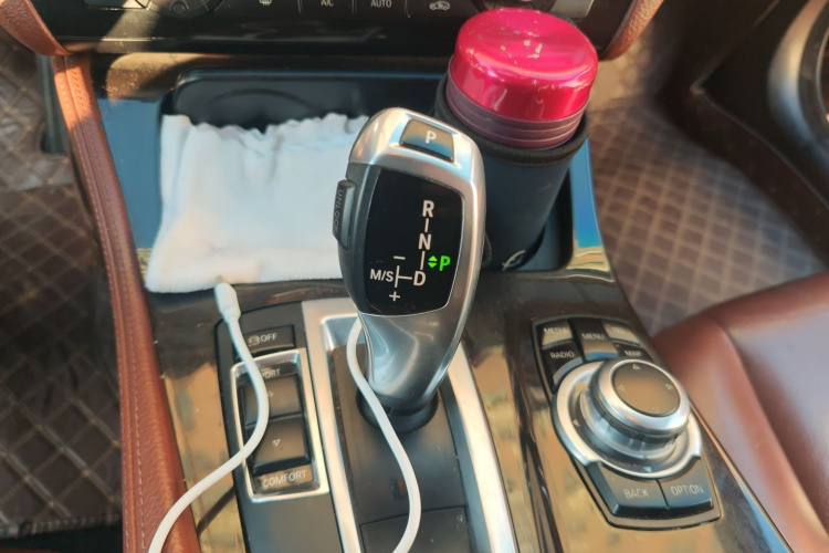 宝马5系 2014款 525Li 领先型局部细节18